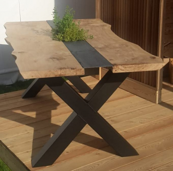 Tabletop oak finished with roof slate and plant case